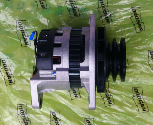 DOOSAN parts and DAEWOO parts,DOOSAN water pump,water pump for DOOSAN P126,65.06500-6357C,65065006357