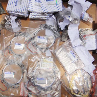 Японские запчасти для дизельных двигателей KOMATSU. Масляные фильтры KOMATSU, 600-211-1230, 6136-51-5120, 600-211-5240, 6180-51-5130, 600-211-6242, 600-211-1231, 6002111231